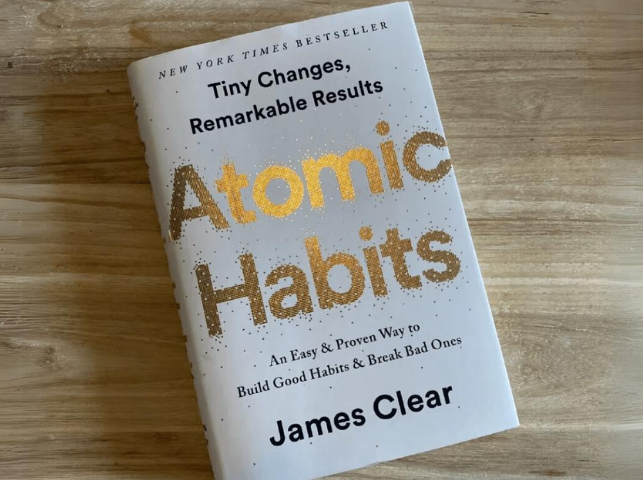 Cover Buku Atomic Habits James Clear
